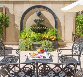 Отдых в French Quarter Inn - США, Роли