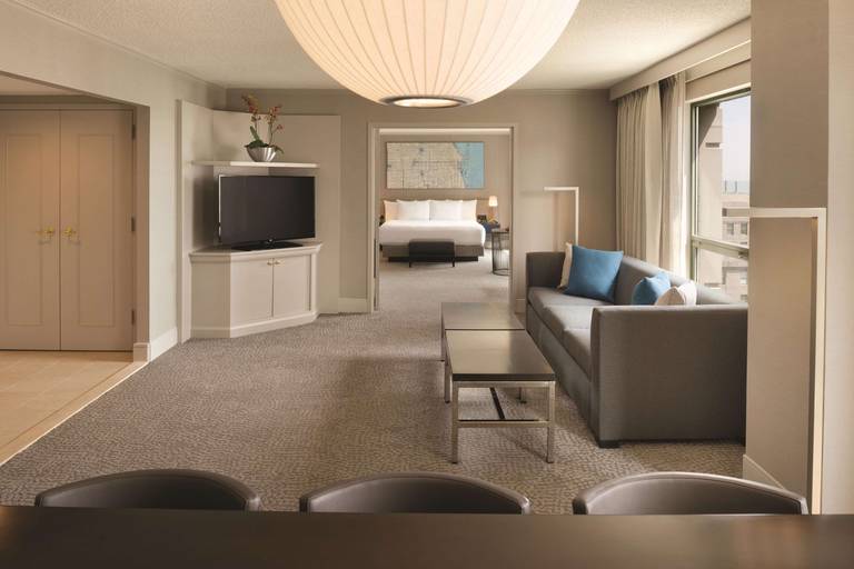 Hilton Suites Chicago/Magnificent Mile