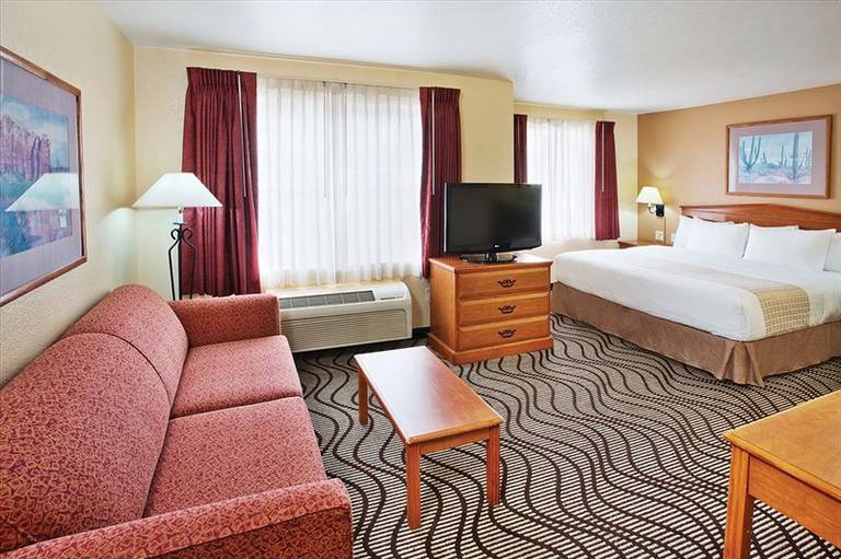 La Quinta Inn And Suites Las Vegas West
