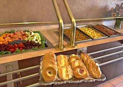 Quality Suites Convention Center 3* США, Роли