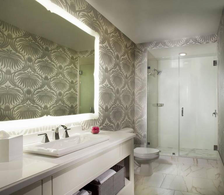 The Silversmith Hotel & Suites