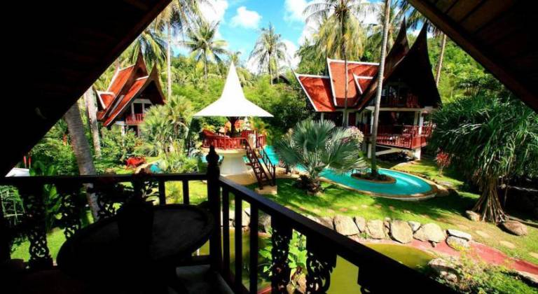 Coco Palace Resort