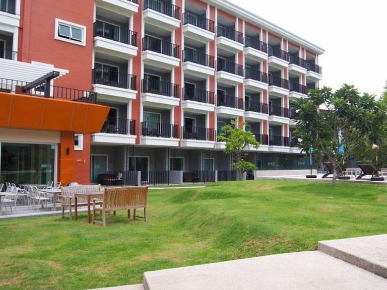 Dynasty Resort