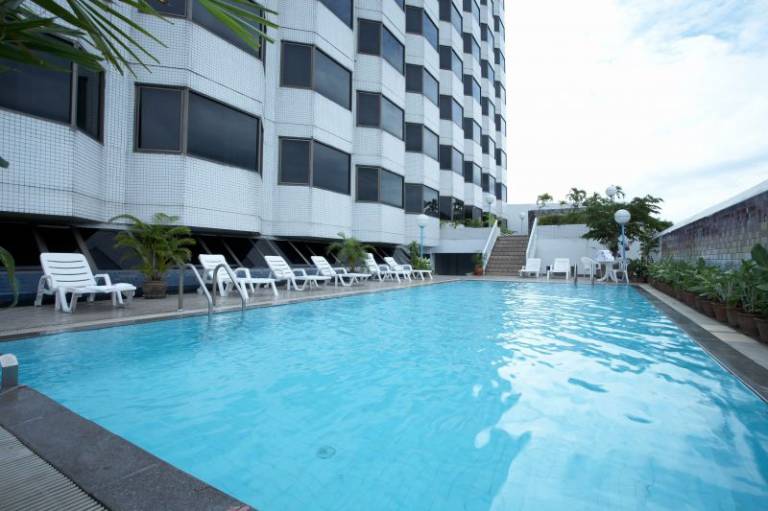 Golden Tulip Erawan