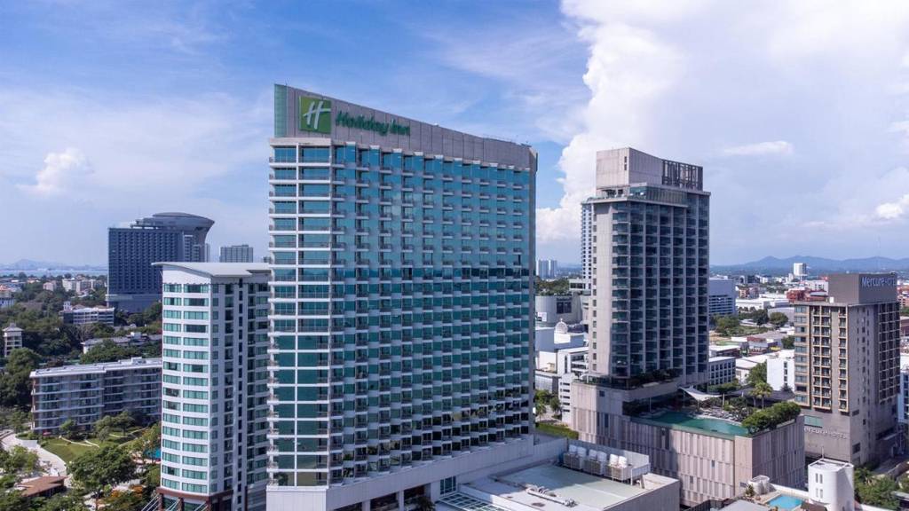 Holiday Inn Pattaya 4*