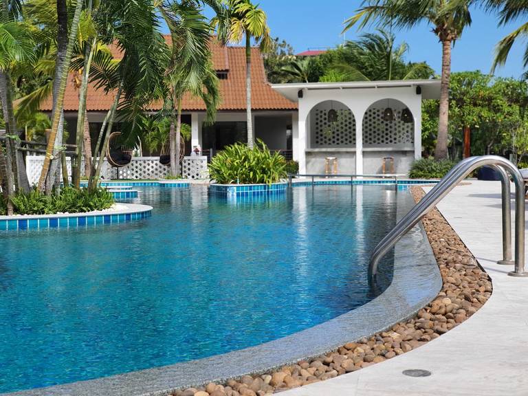BLU PINE Villa & Pool Access