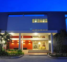 Naiharn Garden Resort в Пхукете