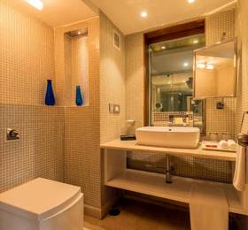 Howard Park Plaza в Агре