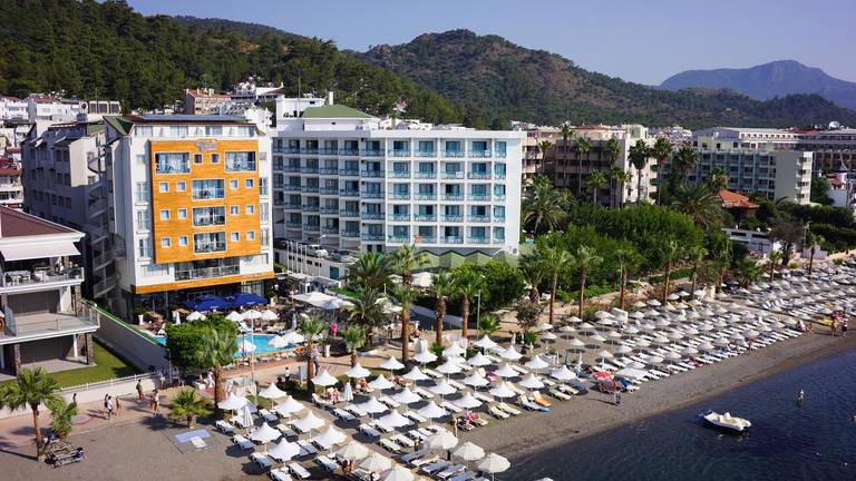 Cettia Beach Resort Hotel