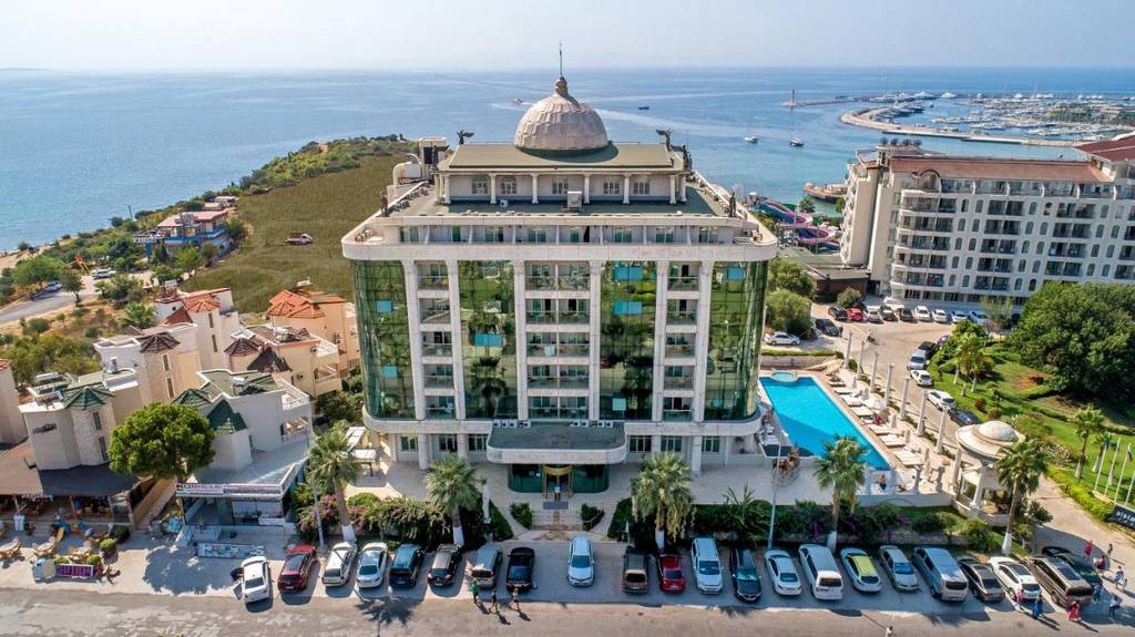 LAUR HOTELS Experience & Elegance 5*