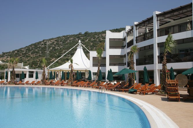 Latanya Beach Resort Hotel