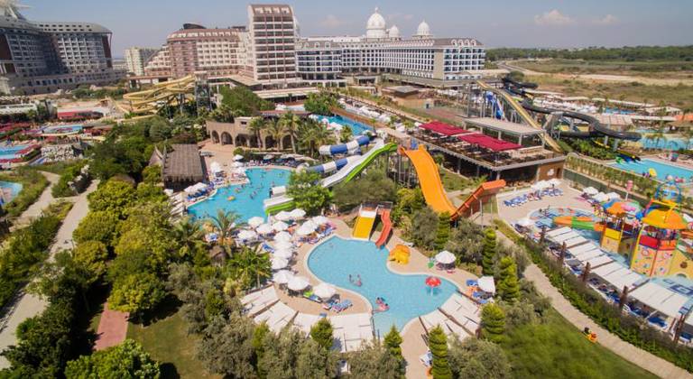 Saturn Palace Resort