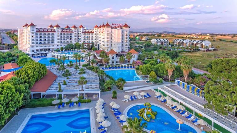 Serenis Hotel