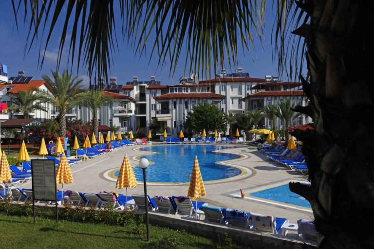 Smartline Sunlight Garden Hotel