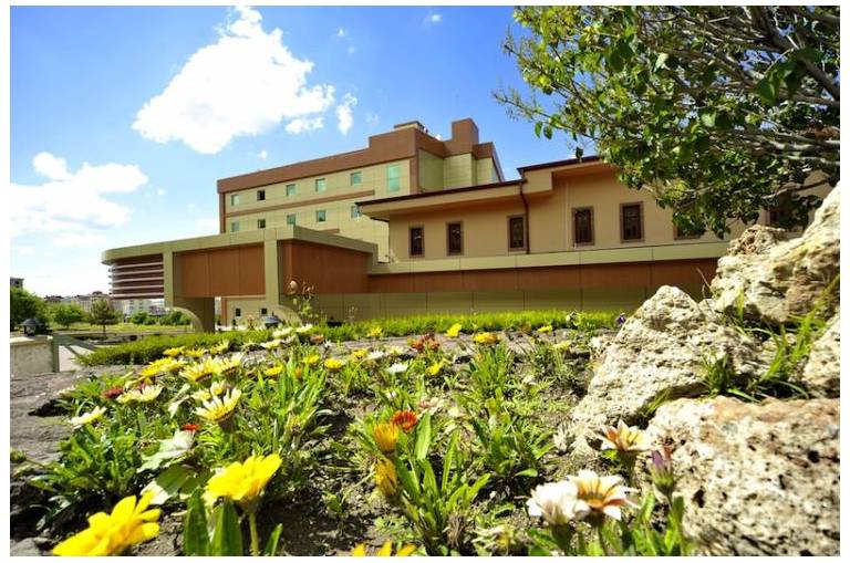 Tassaray Hotel