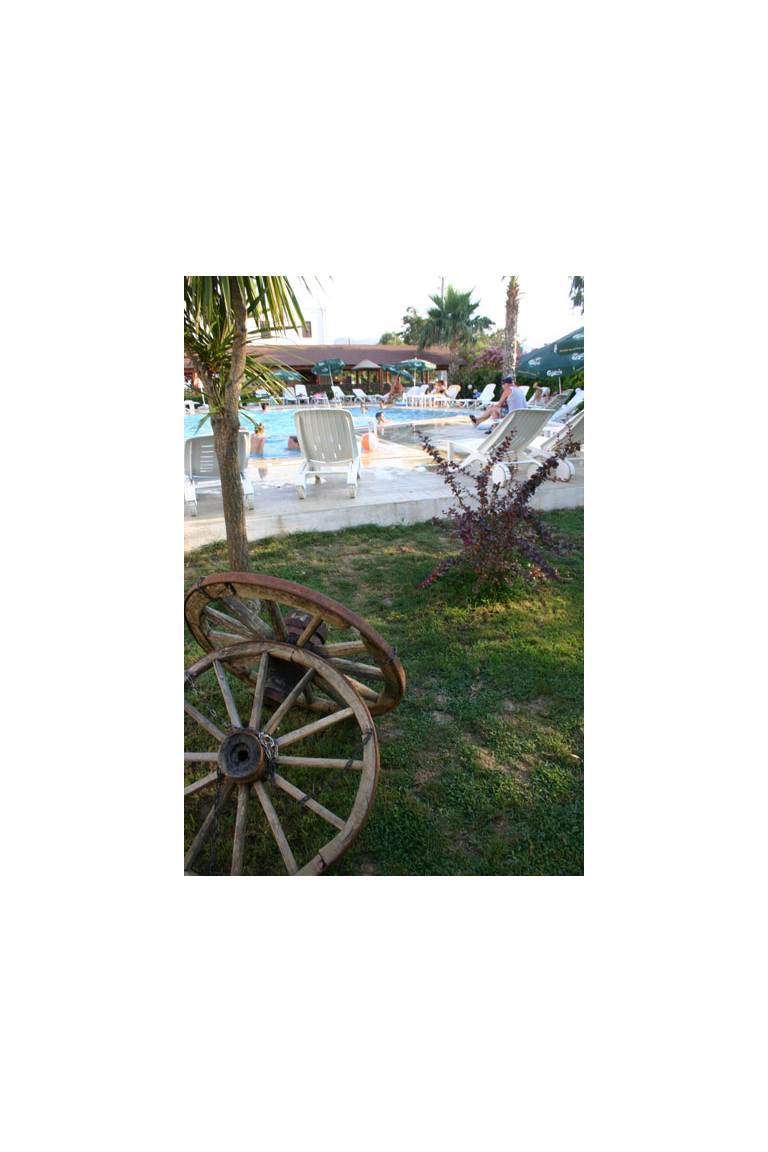 Yalipark Beach Hotel