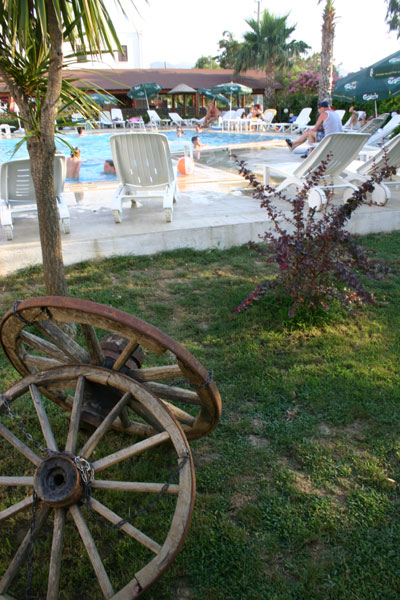 Yalipark Beach Hotel