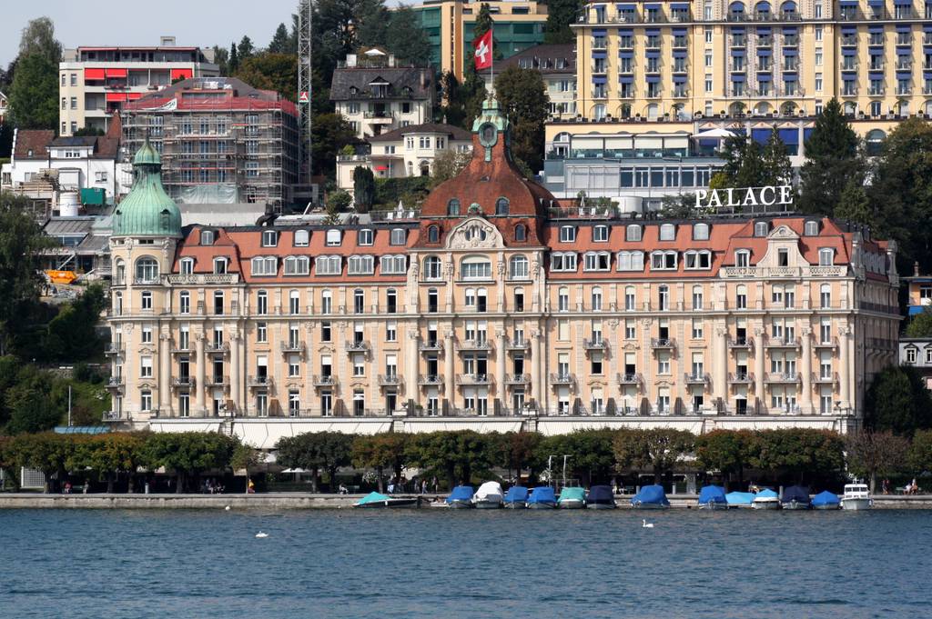 Palace De Luxe 5*