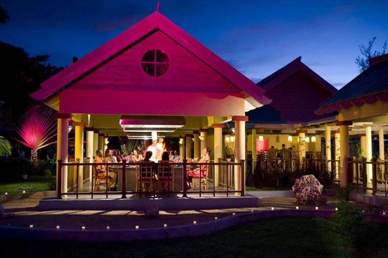 Jewel Runaway Bay Beach & Golf Resort