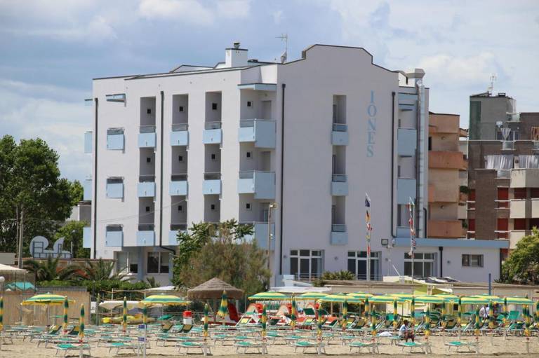 Hotel Iones
