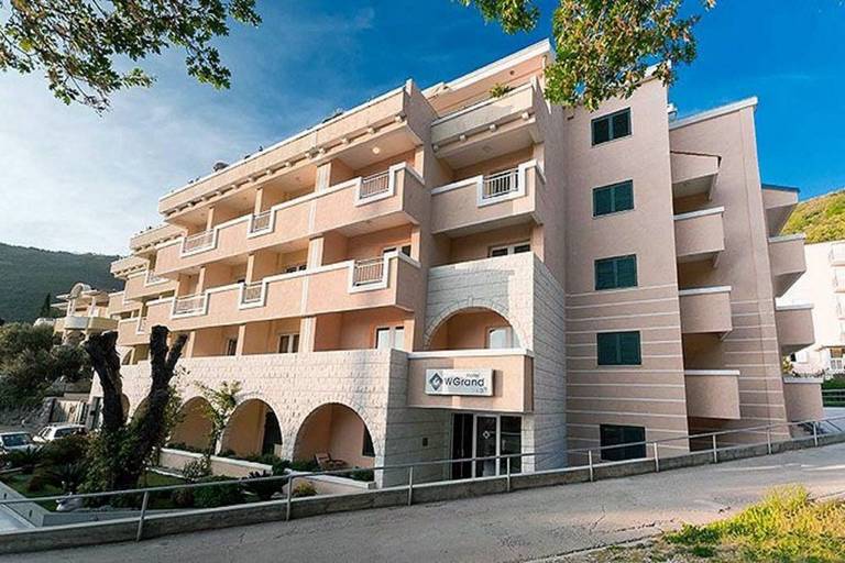 WGrand Hotel