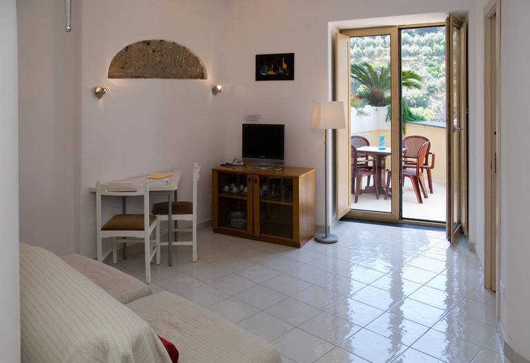 Coltur Suites App