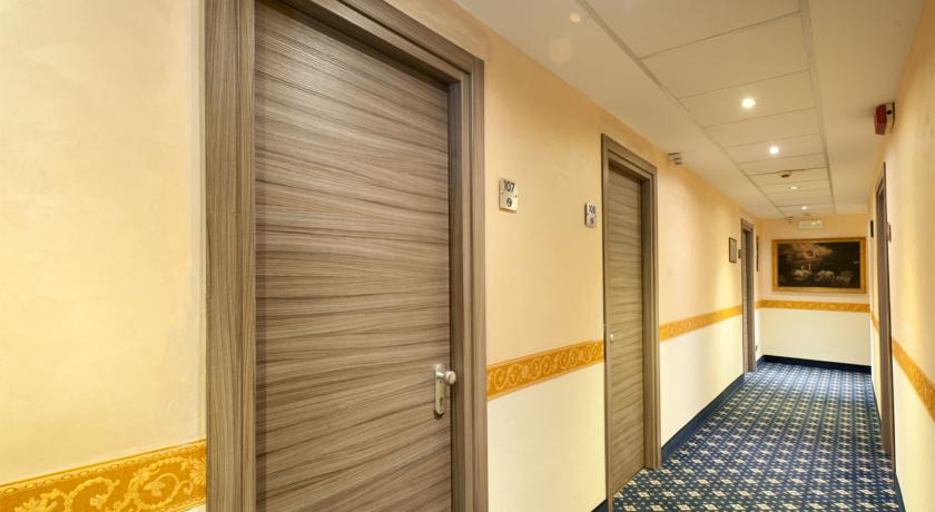 Heart Hotel Milano 4*