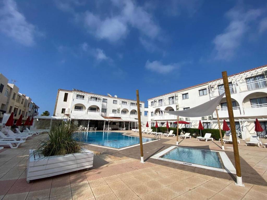 Amore Hotel Apartments 3*