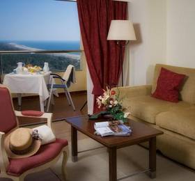 Yellow Monte Gordo Beach в Алгарве