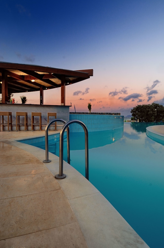 Blue Sea Beach Affiliated by Melia 5*