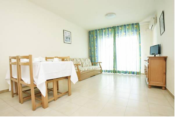 Pins Marina Apt