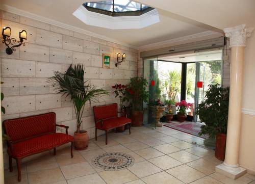 Lucia Villa