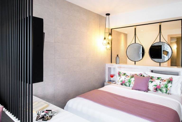 Antigoni Beach Hotel & Suites