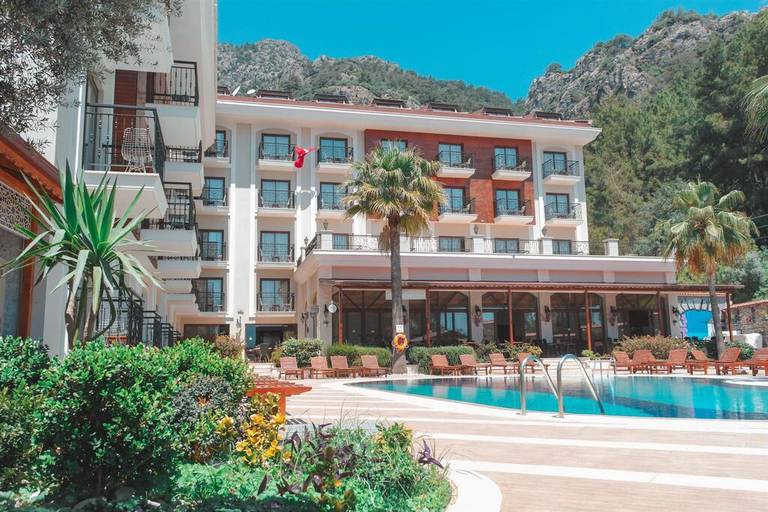 Meril Club Hotel