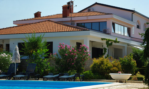 Holiday Villa Hotel