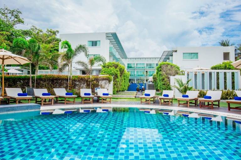 Kc Beach Club & Pool Villas