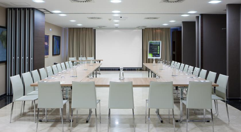 Nh Ribera Del Manzanares 4*