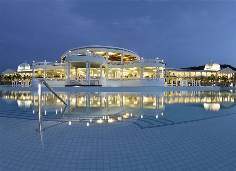 Grand Palladium Lady Hamilton Resort & Spa