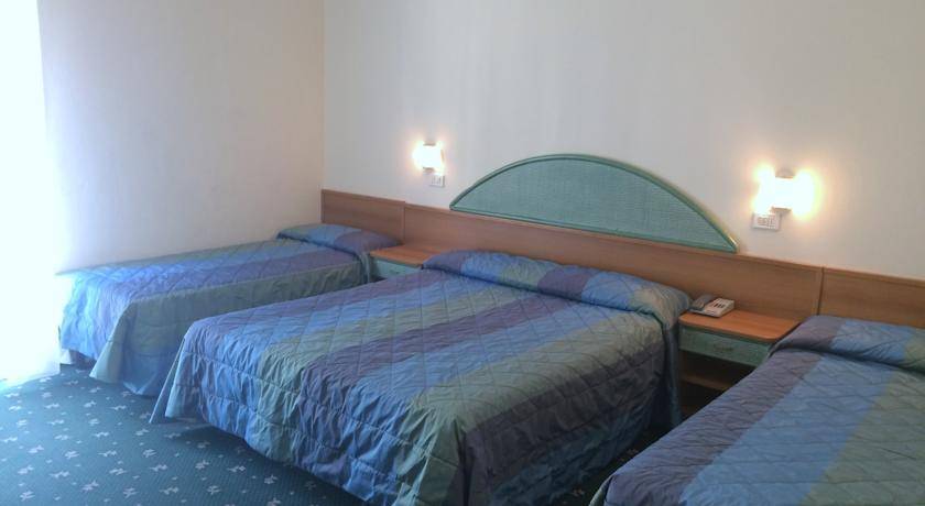 RICCHI 3* Италия, Римини