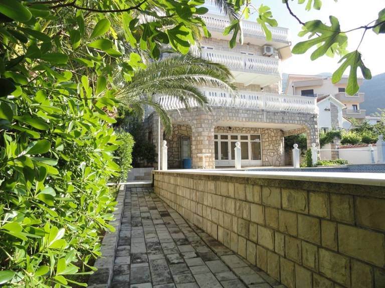 Gregovic Apartments