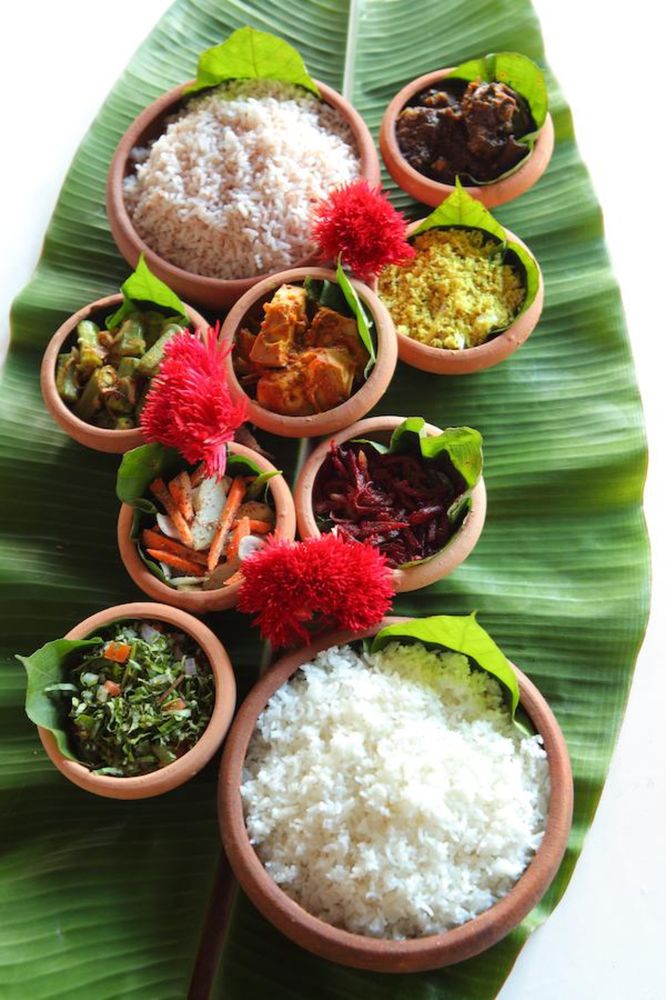 Шри шри массаж. Шри Ланка Аюрведа. Сладости Шри Ланки. Кухня Шри Ланки. Местная еда на Шри Ланке.