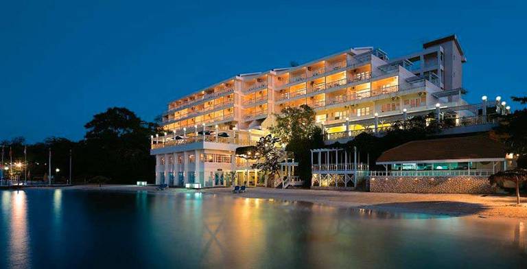 Sandals Grande Riviera Beach & Villa Golf Resort