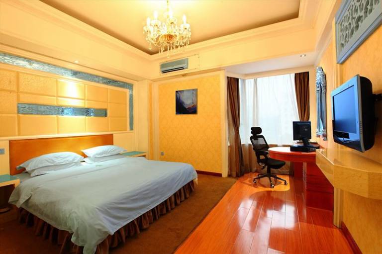 Blue Sky Hotel