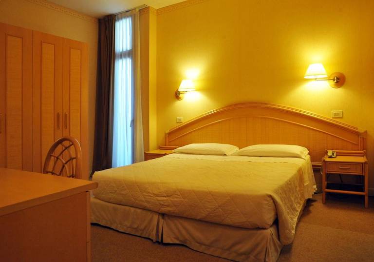 Grand Hotel Astoria by Chincherini Holiday