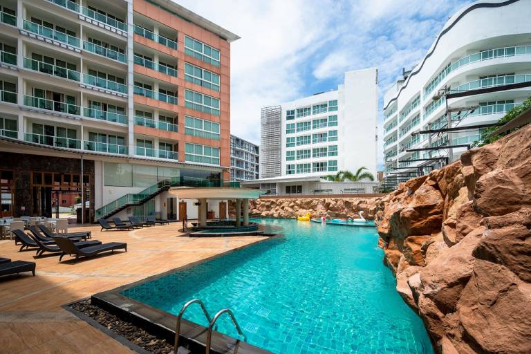 Centara Nova Hotel & Spa Pattaya