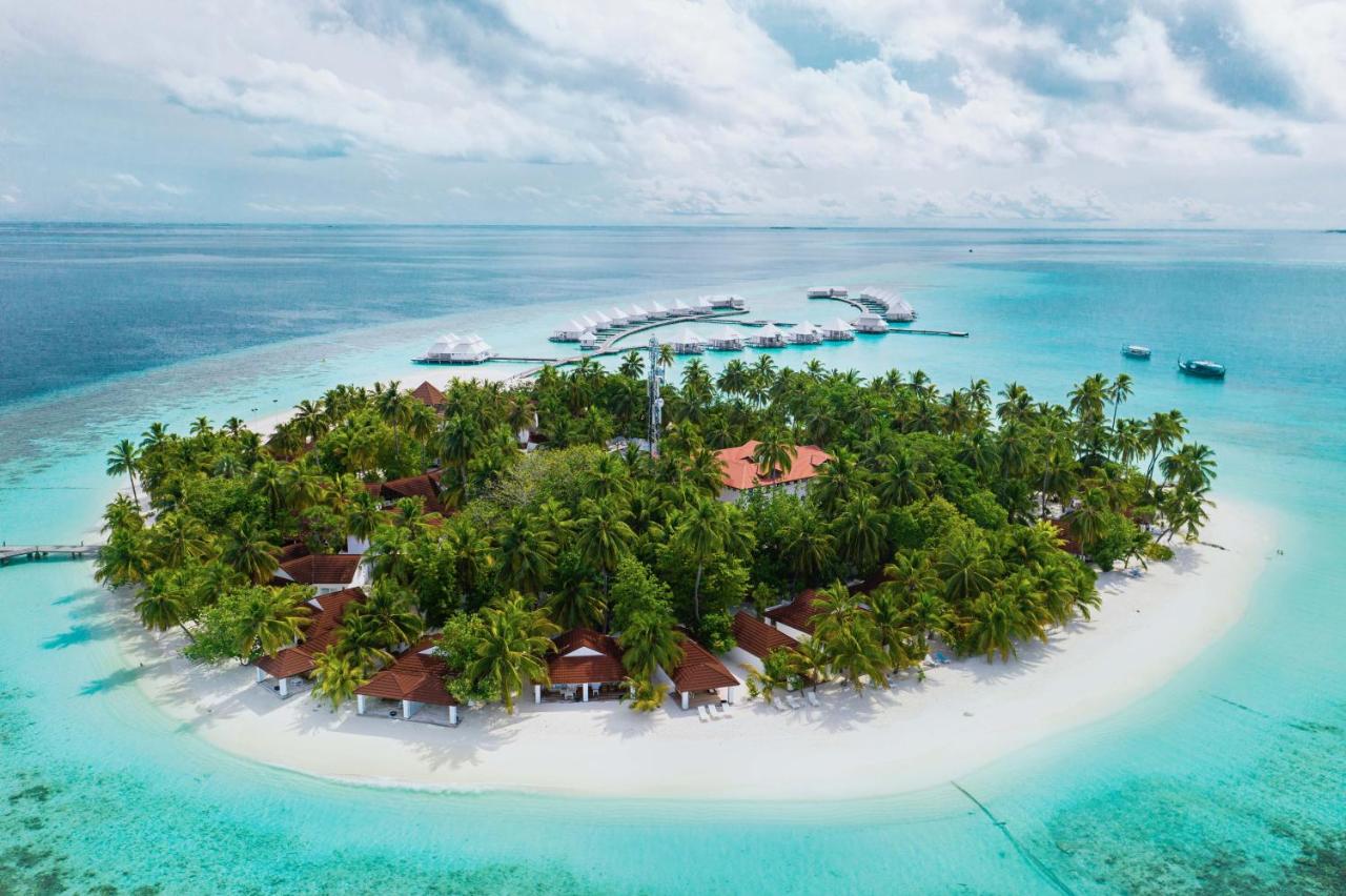 Diamonds Athuruga Beach & Water Villas