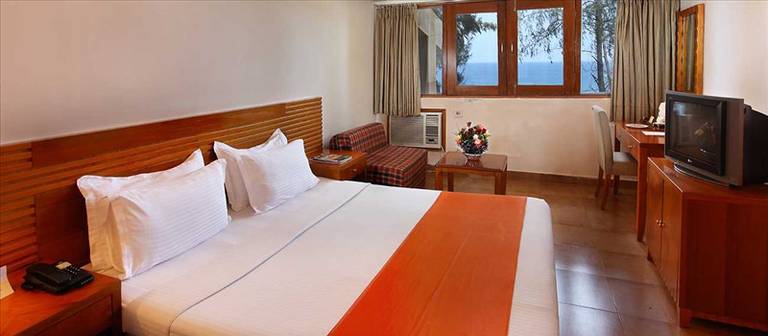 Sinclairs Bay View Hotel
