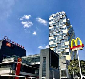 The QUBE Pudong в Шанхае