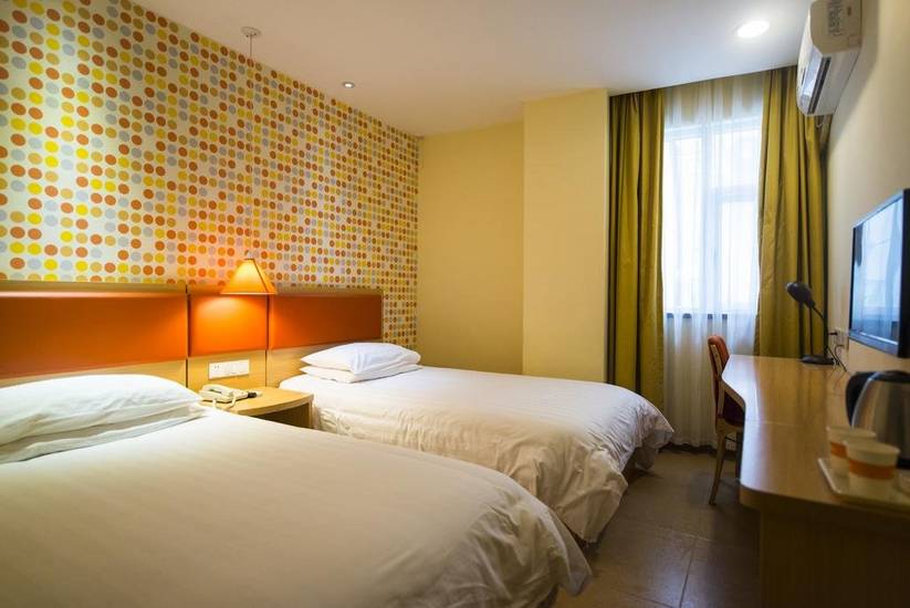 Home Inn Zhenping Road Railway Station 2* Китай, Шанхай