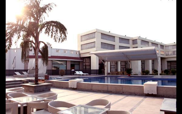 Clark Greens - Airport Hotel & Spa Resort 4* Индия, Нью-Дели